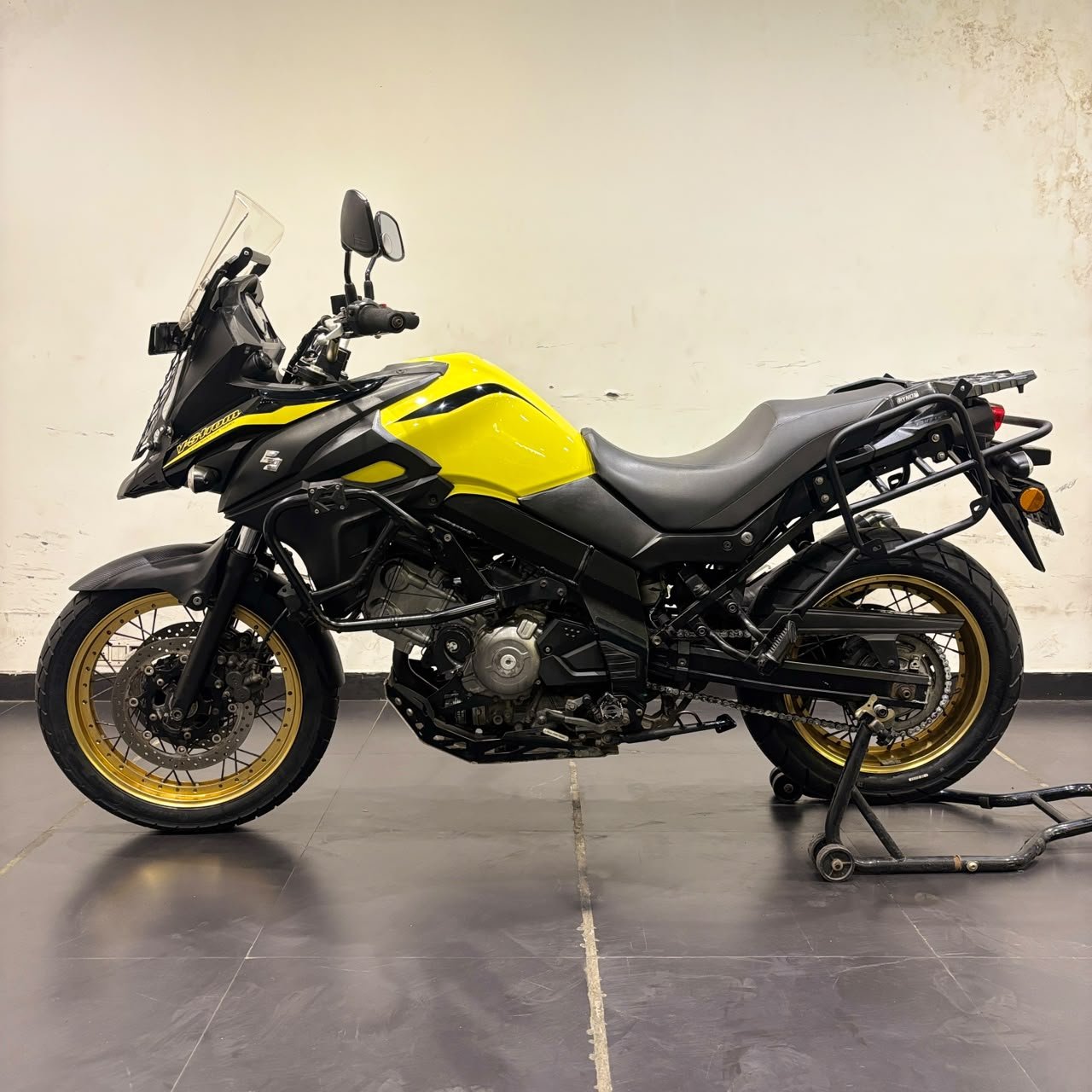SUZUKI V STROM 650