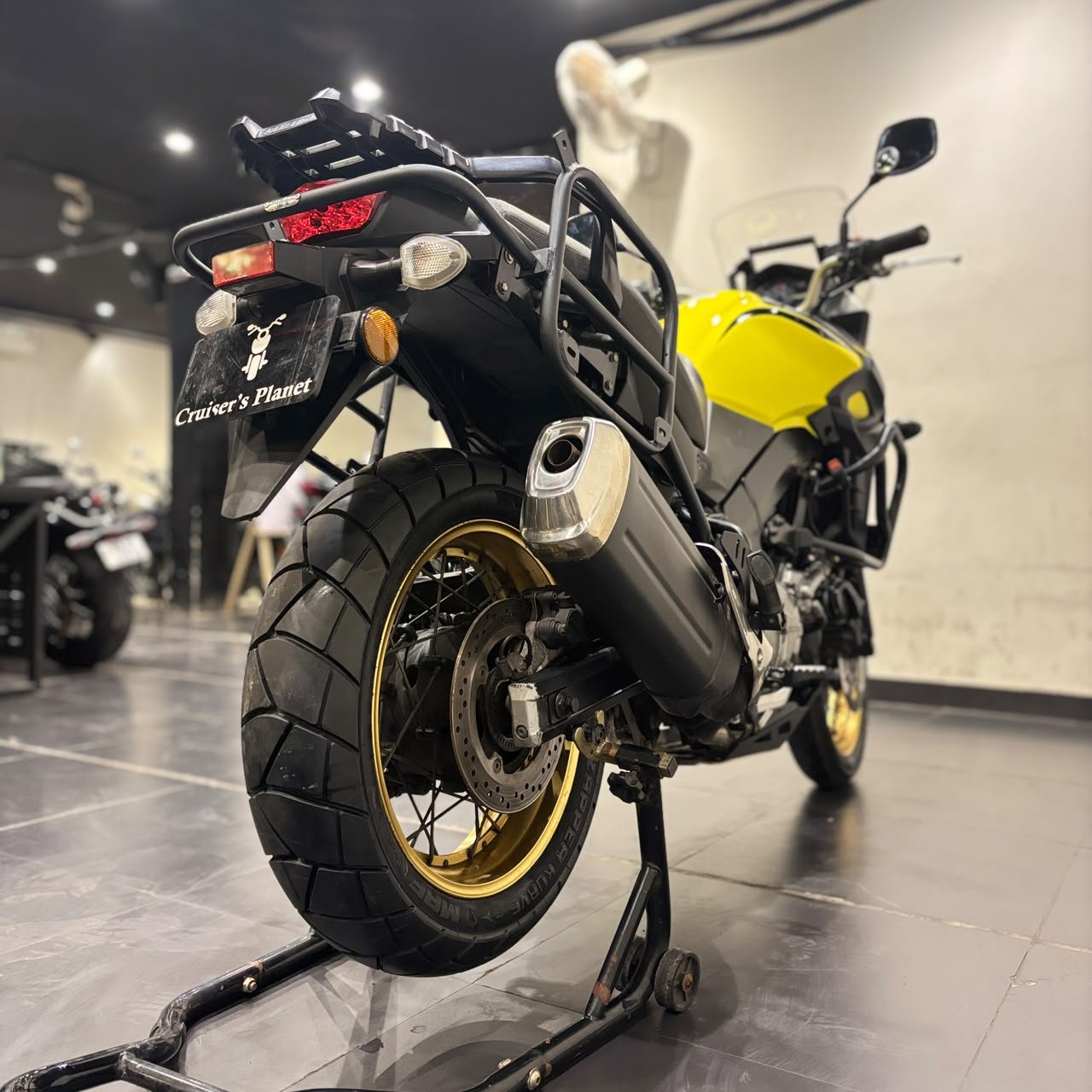 SUZUKI V STROM 650