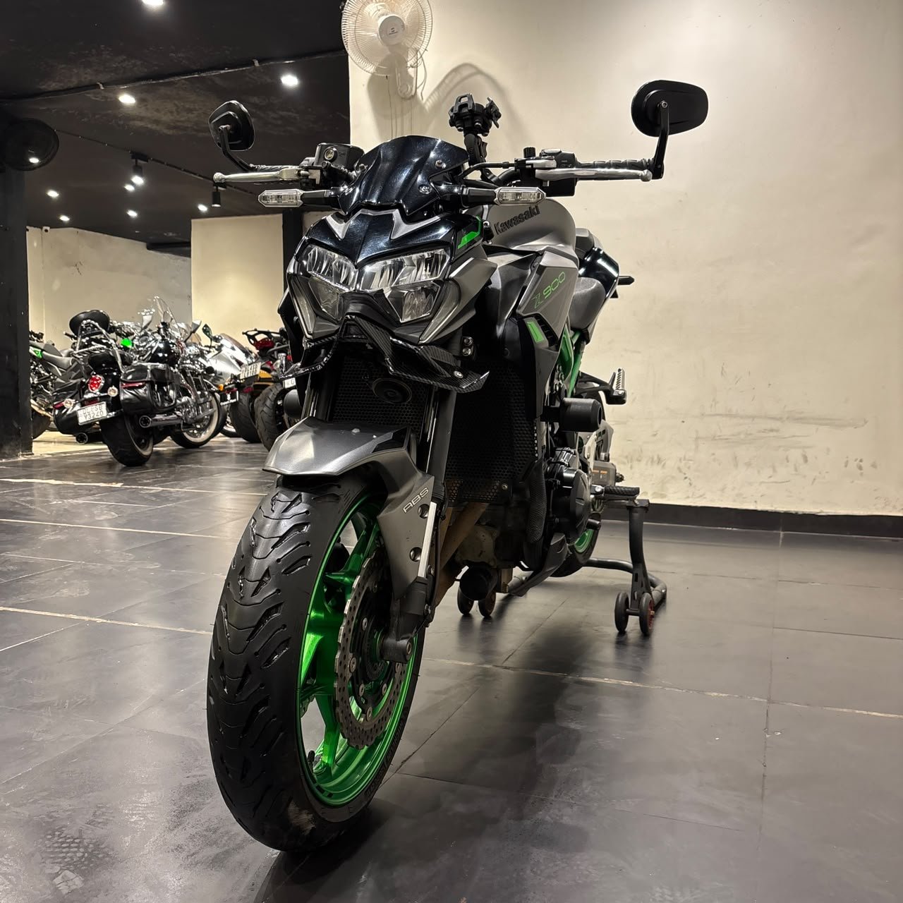 KAWASAKI Z900 (2024)