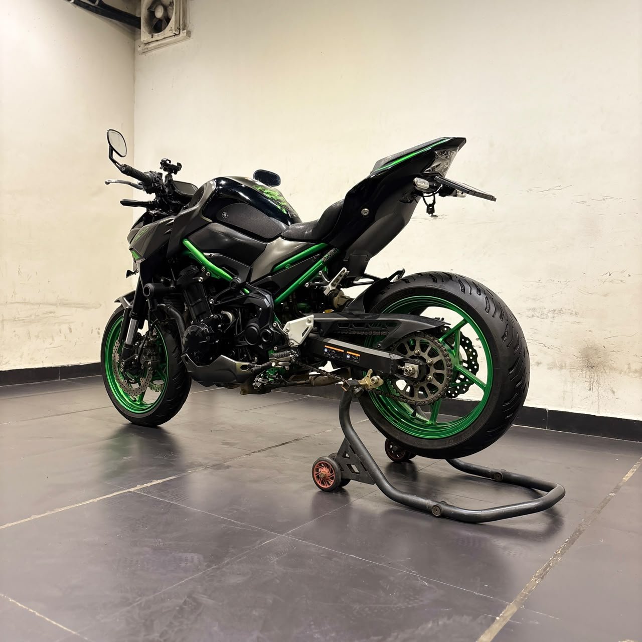 KAWASAKI Z900 (2024)