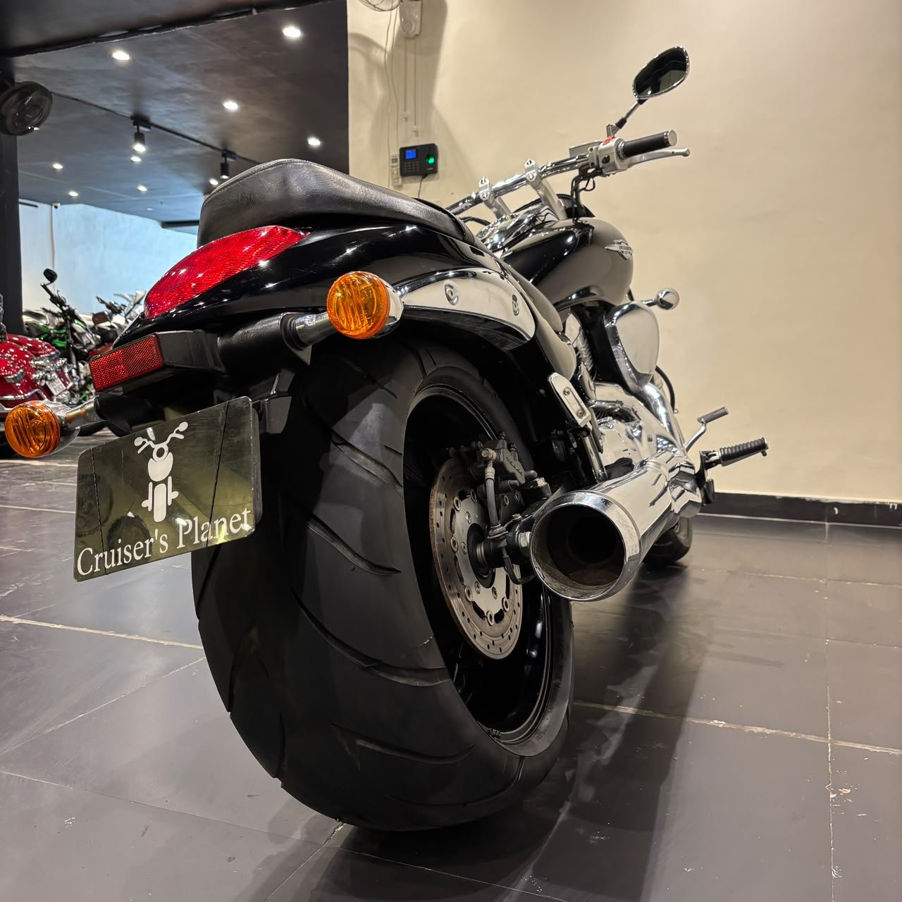SUZUKI INTRUDER 1800