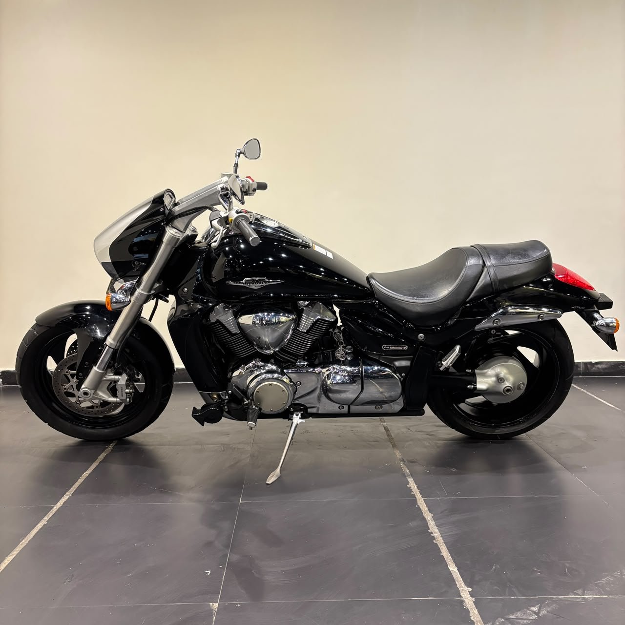 SUZUKI INTRUDER 1800
