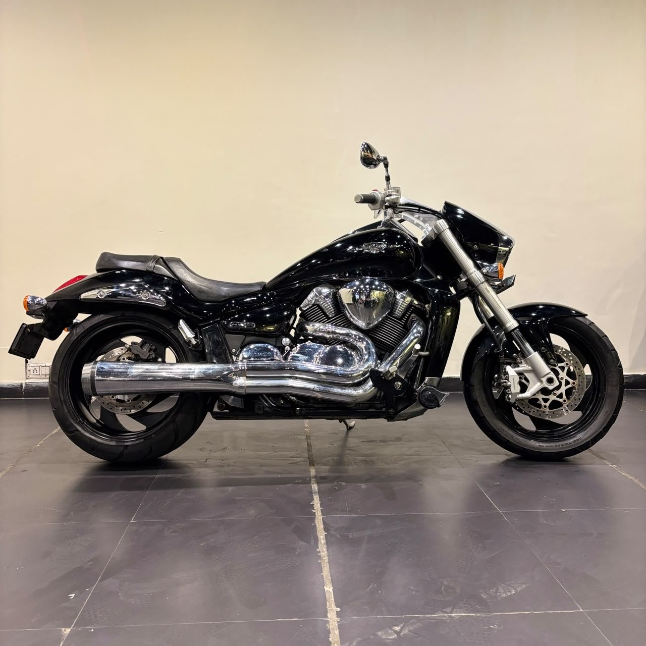 SUZUKI INTRUDER 1800
