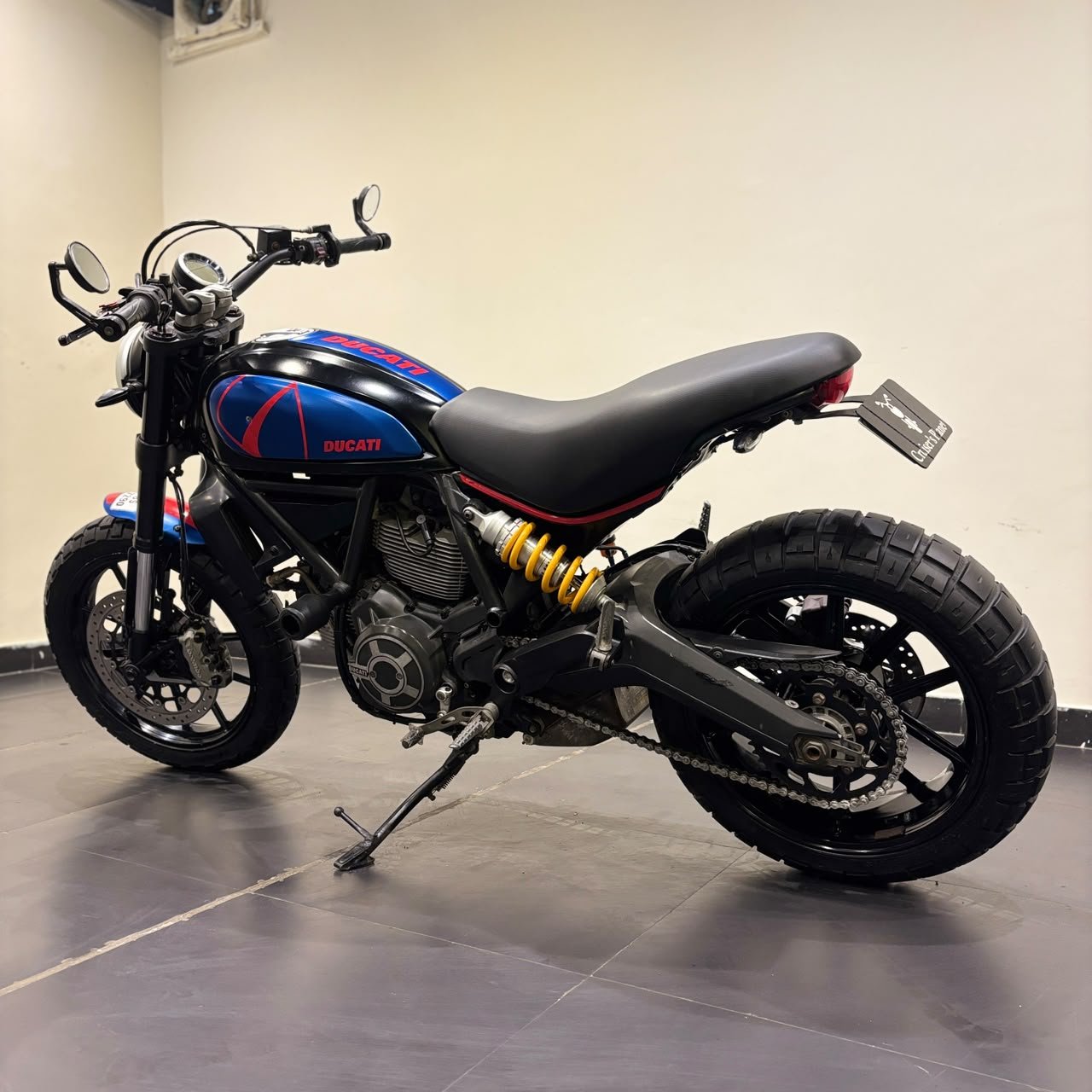 DUCATI SCRAMBLER 800