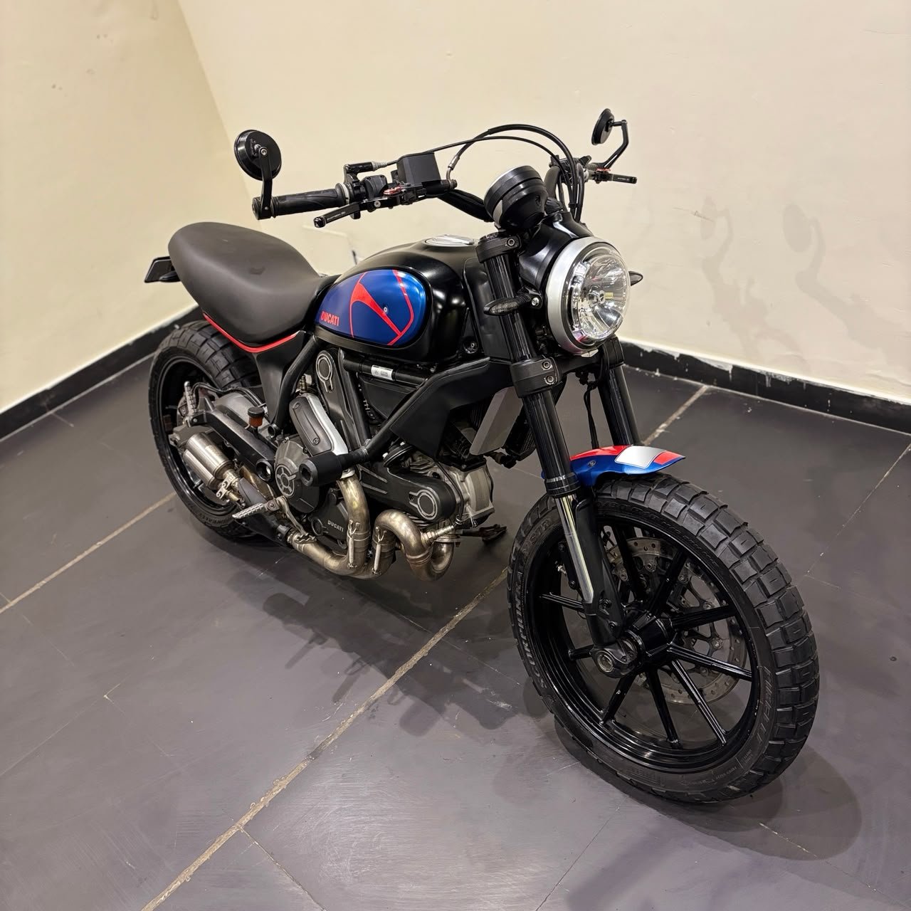 DUCATI SCRAMBLER 800