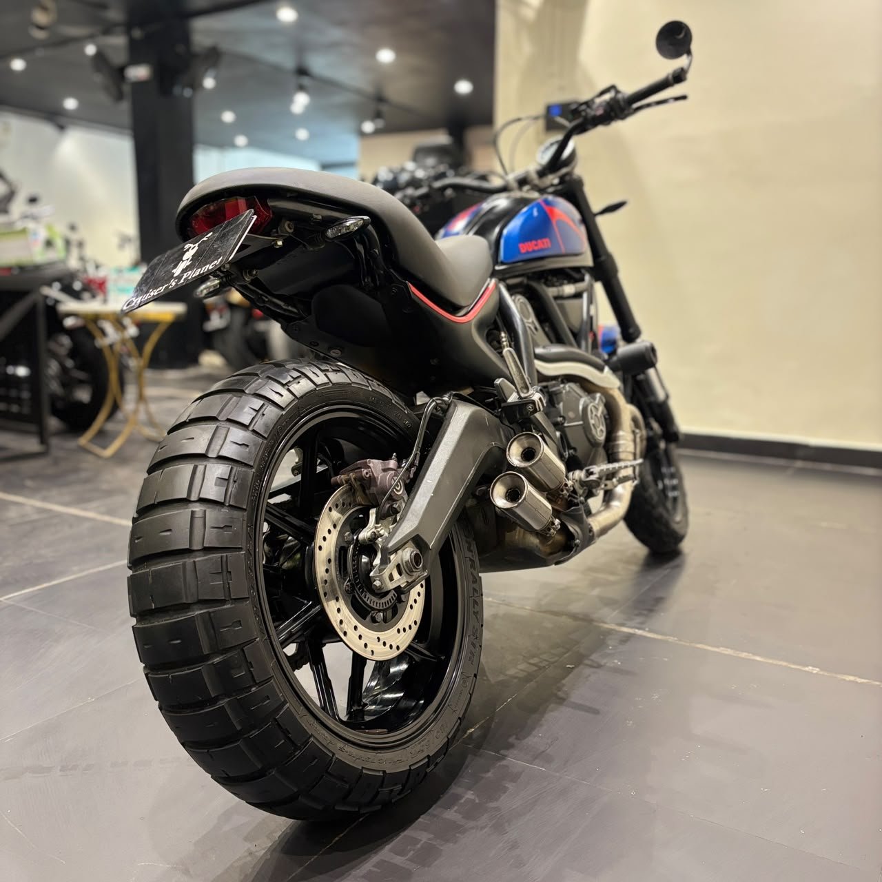 DUCATI SCRAMBLER 800