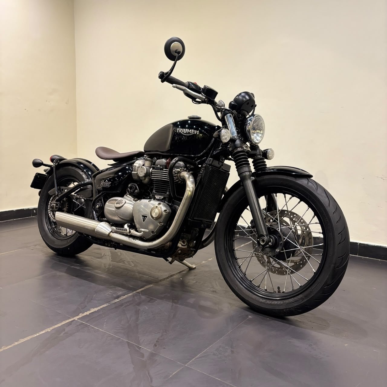 TRIUMPH BONNEVILLE BOBBER