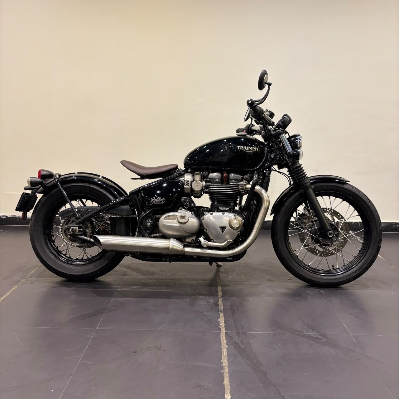 TRIUMPH BONNEVILLE BOBBER