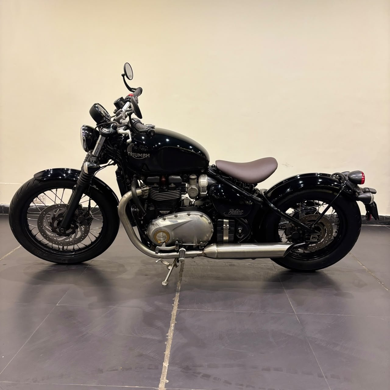 TRIUMPH BONNEVILLE BOBBER