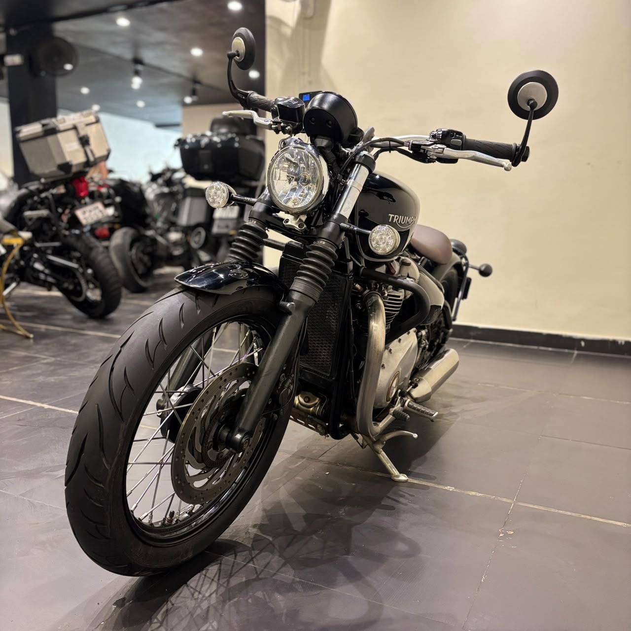 TRIUMPH BONNEVILLE BOBBER