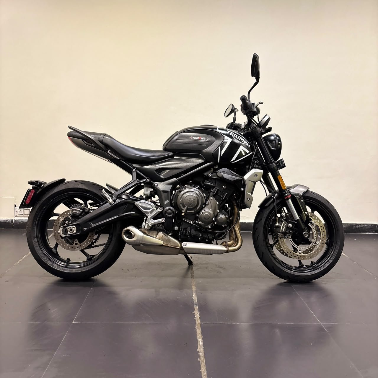 TRIUMPH TRIDENT 660