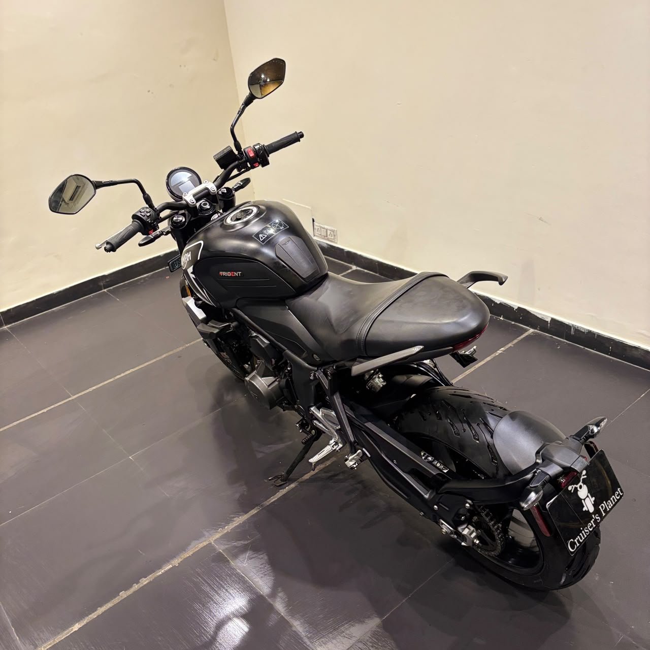 TRIUMPH TRIDENT 660