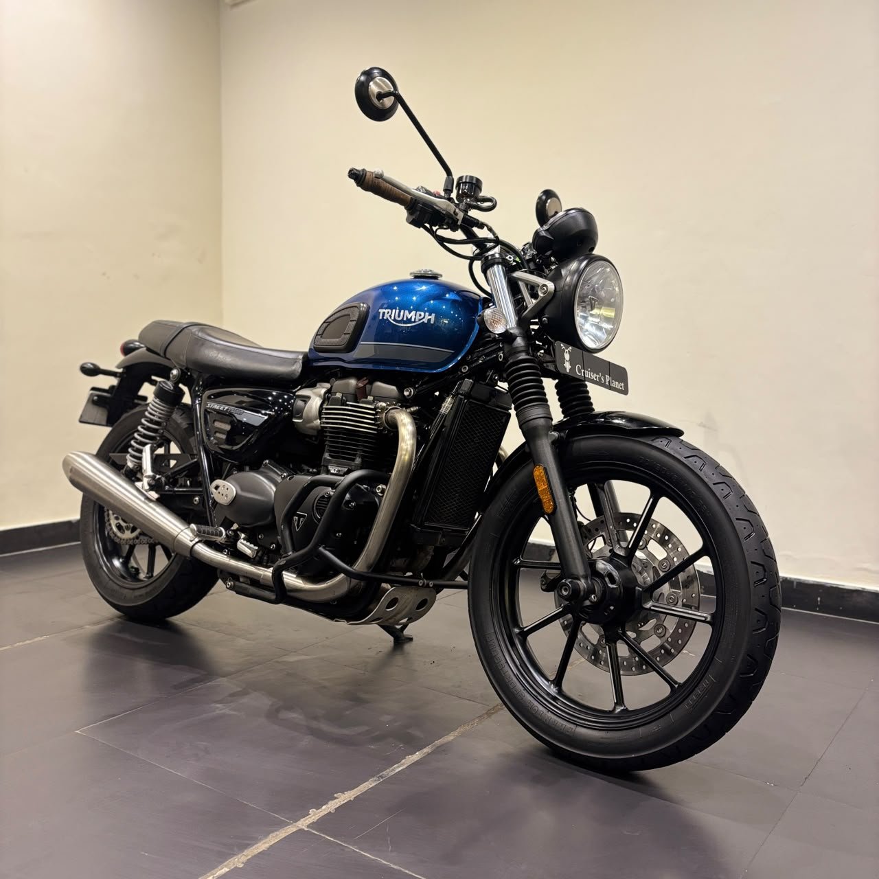 TRIUMPH STREET TWIN