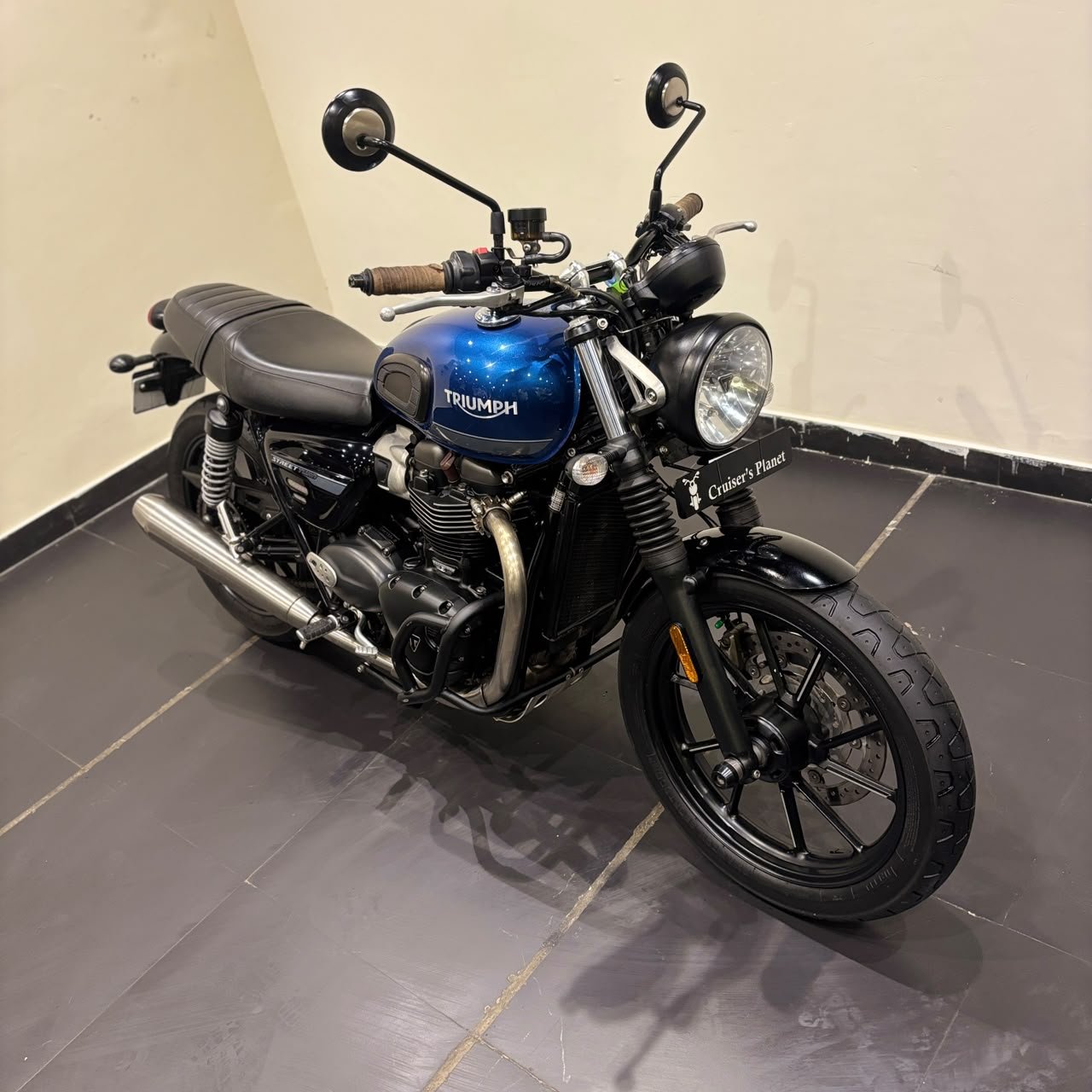TRIUMPH STREET TWIN