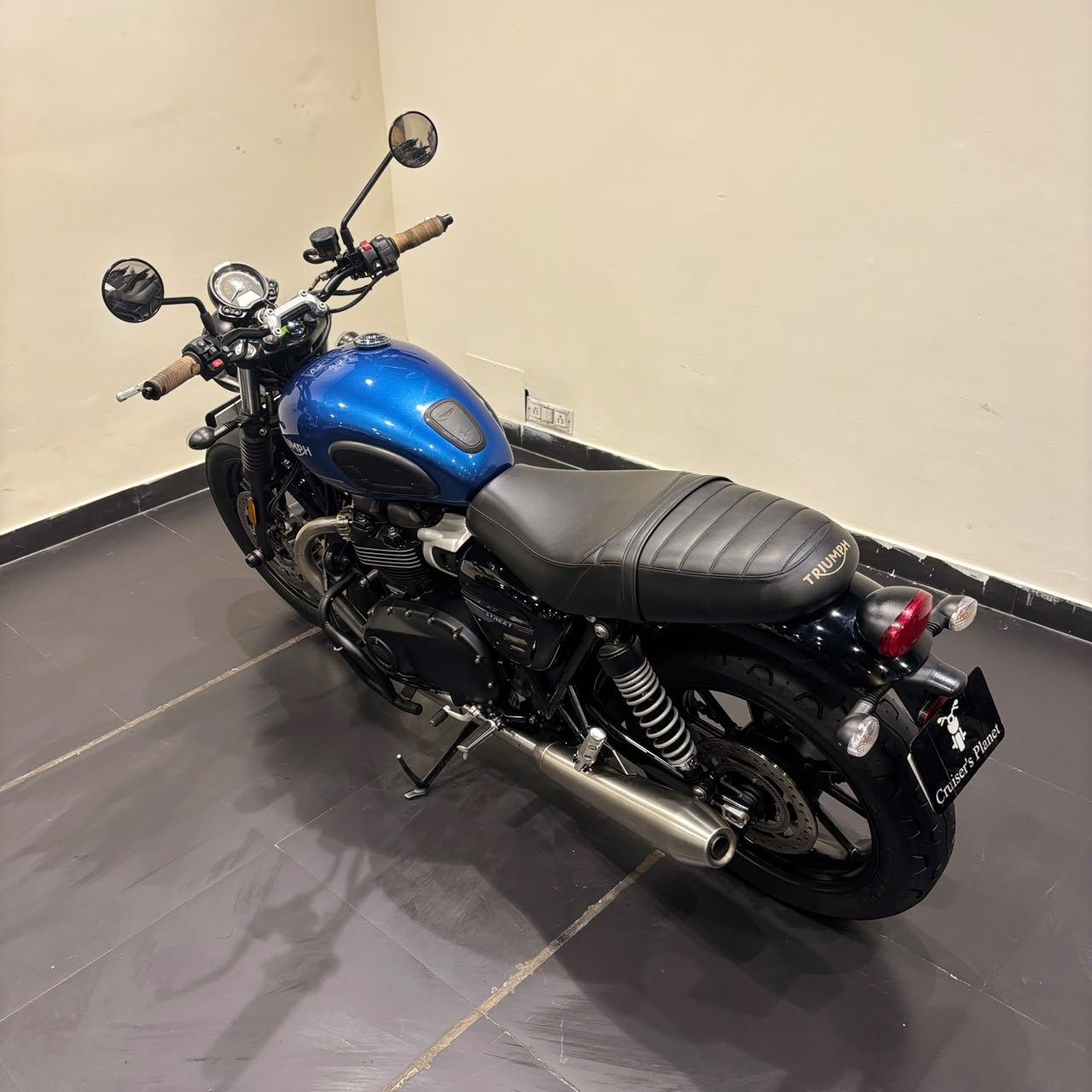TRIUMPH STREET TWIN