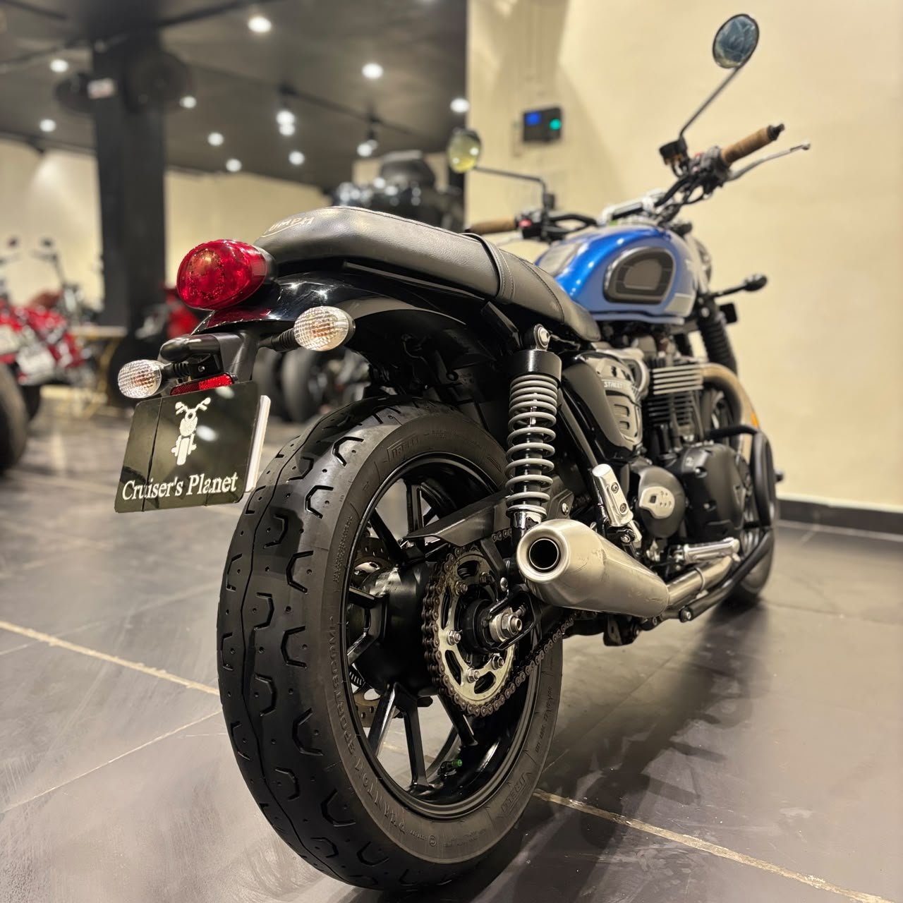 TRIUMPH STREET TWIN